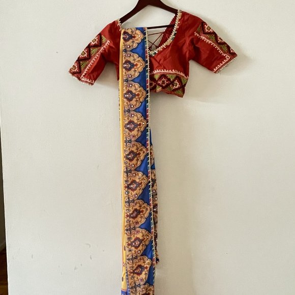 Chaniya Choli - Picture 2 of 4